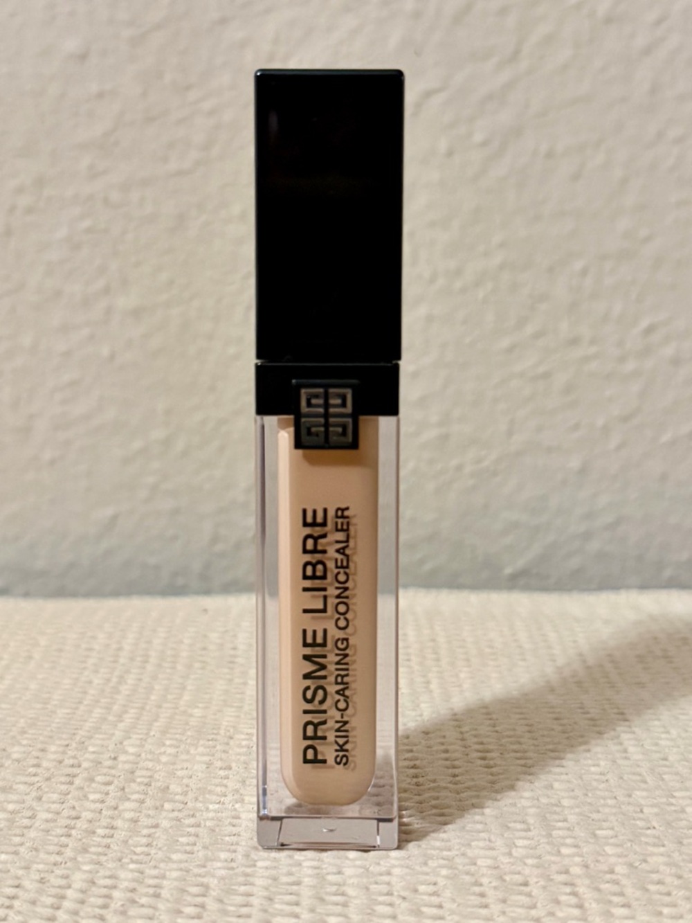 N-312-Givenchy Skin-Caring  Concealer